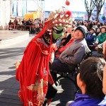 中国雑技芸術団による京劇のパフォーマンス