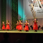 一生懸命フラを踊る子どもたちにもあたたかい拍手が送られた