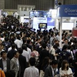 Web＆モバイルマーケティングEXPO春の出展ブースの一景。Japan IT Week全体をじっくり見ようとすれば、とても1日では終わらない。それほどの大規模イベントだ