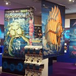 アニメのタペストリーで囲まれた会場は、まるでキャラクターグッズイベントのようで子供たちの興味がかき立てられる。